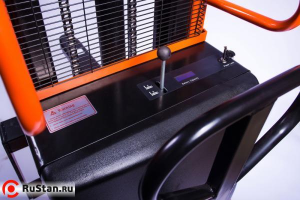 Штабелер гидравлический с электроподъемом TOR 15/30, 1,5 т 3,0 м (CTD) фото №3 Штабелер гидравлический с электроподъемом TOR 15/30, 1,5 т 3,0 м (CTD) фото №3