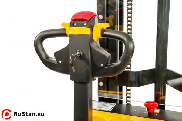 Штабелер электрический самоходный TOR 1,0т 3,0м PWS10S-3000 фото №3 Штабелер электрический самоходный TOR 1,0т 3,0м PWS10S-3000 фото №3