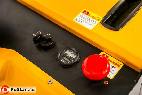 Штабелер электрический самоходный с платформой TOR 1,5т 5,0м ES15T4/5000 фото №4 Штабелер электрический самоходный с платформой TOR 1,5т 5,0м ES15T4/5000 фото №4