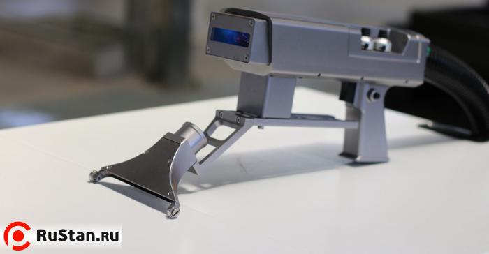 Аппарат лазерной очистки металла от ржавчины и краски Raycus RFL-7C-0200 фото №5 Raycus RFL-7C-0200 фото №5