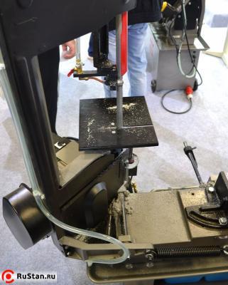 Возможность вертикального реза - ленточнопильный станок JET HVBS-712K фото №24 Возможность вертикального реза - ленточнопильный станок JET HVBS-712K фото №24