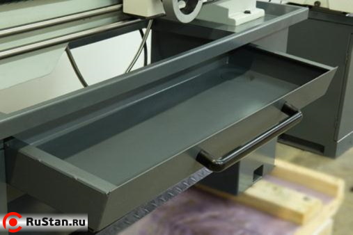 Metal Master X36100 оснащен выдвижным поддоном для быстроты и удобства чистки станка после работы. фото №15 METAL MASTER X36100 фото №15