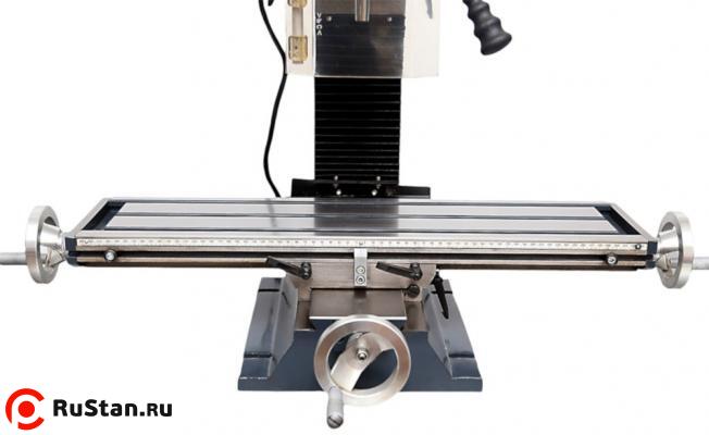 Рабочий стол фрезерного станка перемещается вдоль осей X, Y. Передвижение стола осуществляется по направляющим типа «ласточкин хвост». фото №5 Рабочий стол фрезерного станка перемещается вдоль осей X, Y. Передвижение стола осуществляется по направляющим типа «ласточкин хвост». фото №5