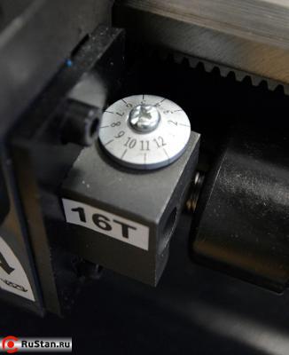 12-позиционный резьбоуказатель позволяет быстро и удобно нарезать нужную резьбу. фото №7 RED S712 фото №7