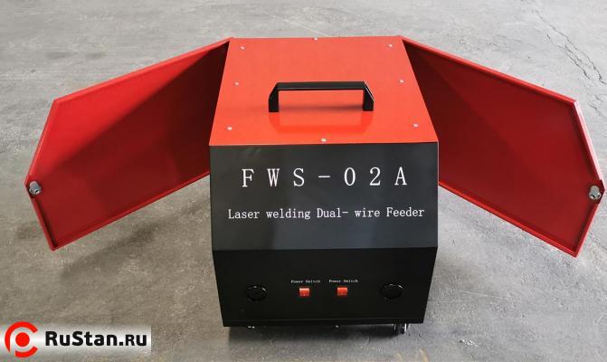 Автоподатчик Ручной лазерный сварочный аппарат Raptor SFW-3000 PRO 5в1 (3000Вт Raycus) фото №4 Raptor SFW-6000 PRO 4в1 фото №4